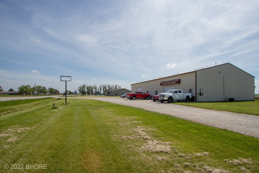 More Photos Of 2326 N Main St, Osceola Auto Repair For Sale