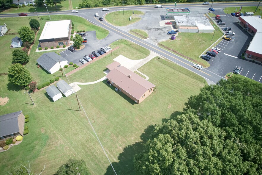 More Photos Of 128 Killian Farm Rd, Stanley Medical For Lease