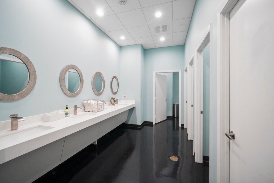 More Photos Of 25566 Bradbury Dr, Hockley Winery Vineyard For Sale