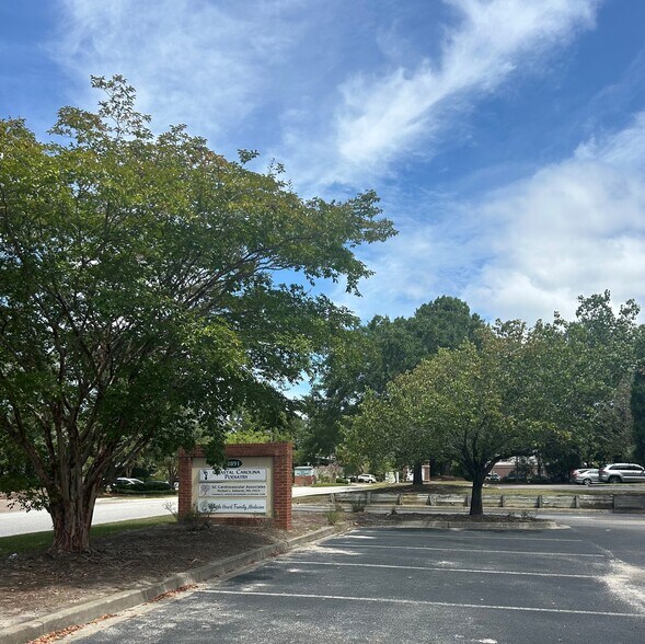More Photos Of 2891 Tricom St, North Charleston Medical For Lease