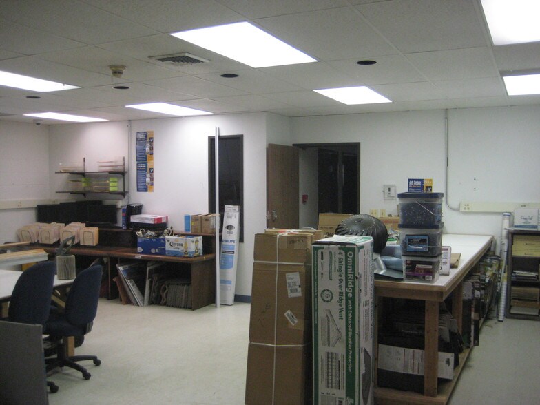 More Photos Of 9848-9858 W Girton Dr, Lakewood Office For Lease