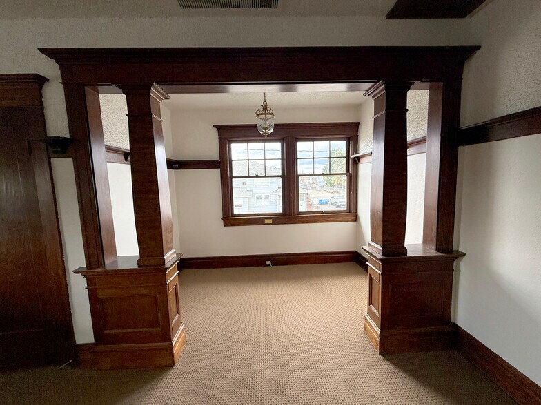 More Photos Of 1535 State St, Salem Medical For Sale