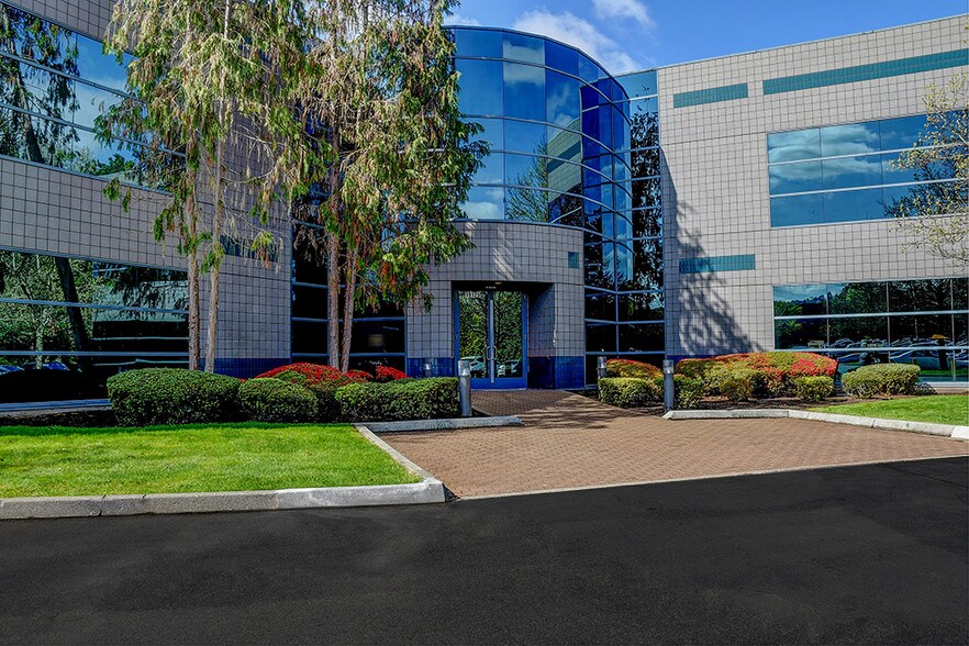 More Photos Of 19125 North Creek Pky, Bothell Coworking Space