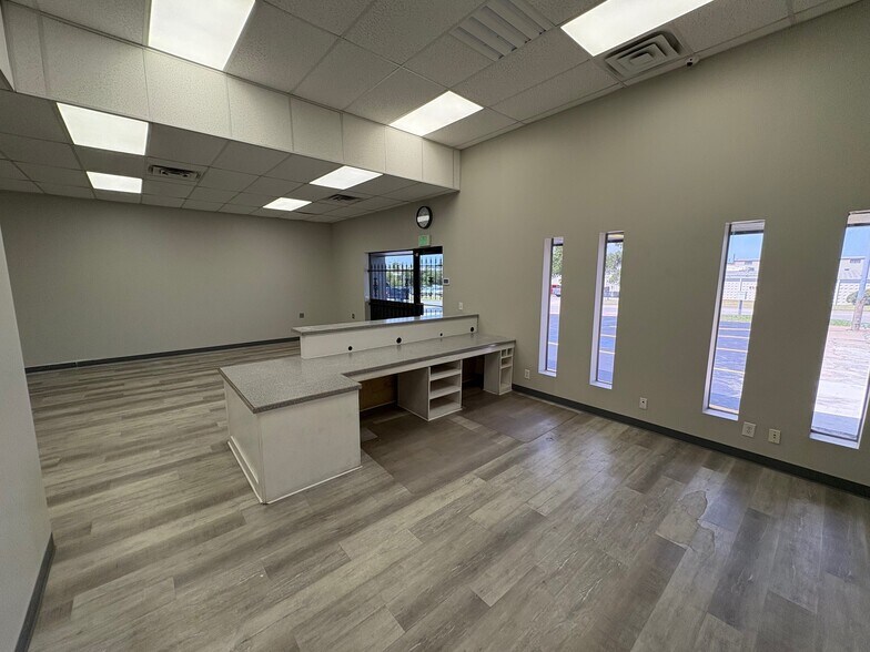 More Photos Of 7450 E 46th St, Tulsa Service For Lease