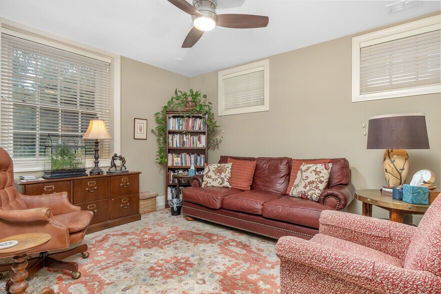 More Photos Of 111 Council St, Frederick Office For Lease