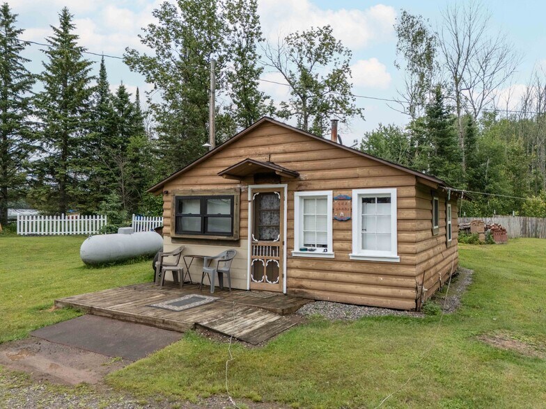 More Photos Of 229 E Lake Emily Rd, Crystal Falls Trailer Camper Park For Sale