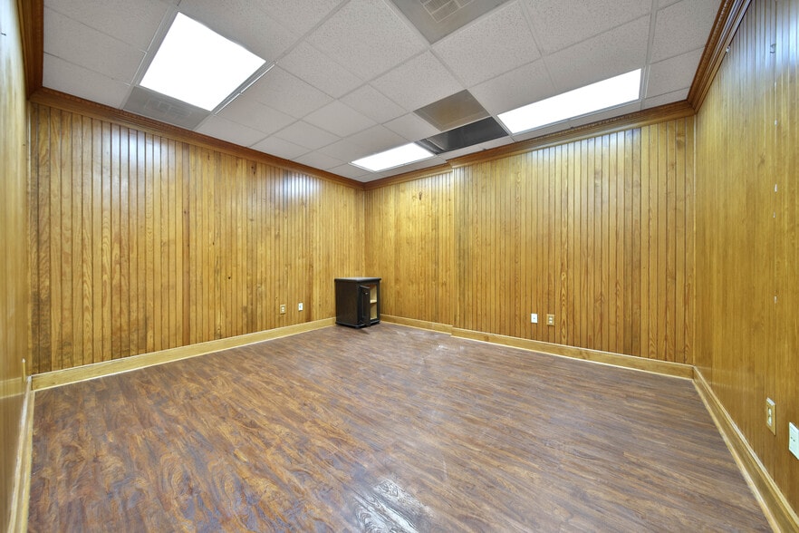 More Photos Of 12036 Airline Dr, Houston Medical For Sale