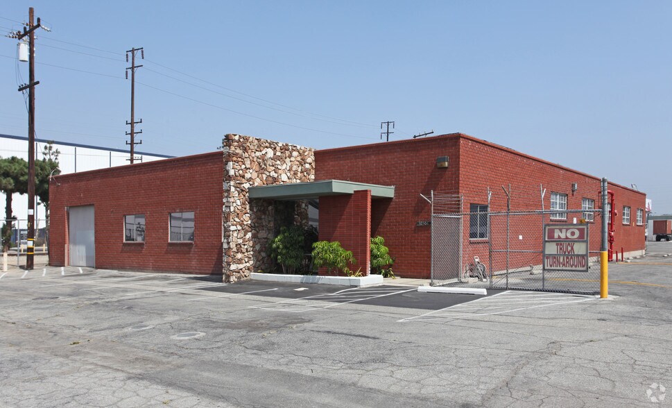 More Photos Of 12506 Chadron Ave, Hawthorne Industrial For Sale