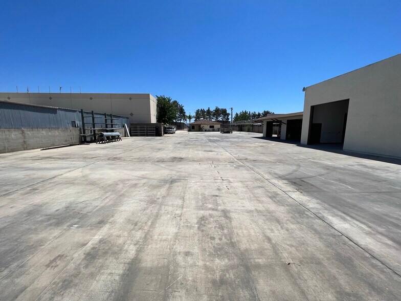 More Photos Of 10540 Kenney St, Santee Warehouse For Lease