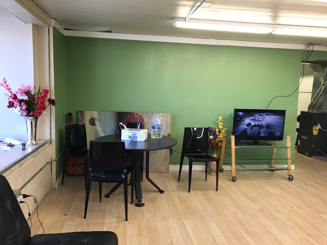 More Photos Of 15970 S Golden Rd, Golden Auto Dealership For Sale