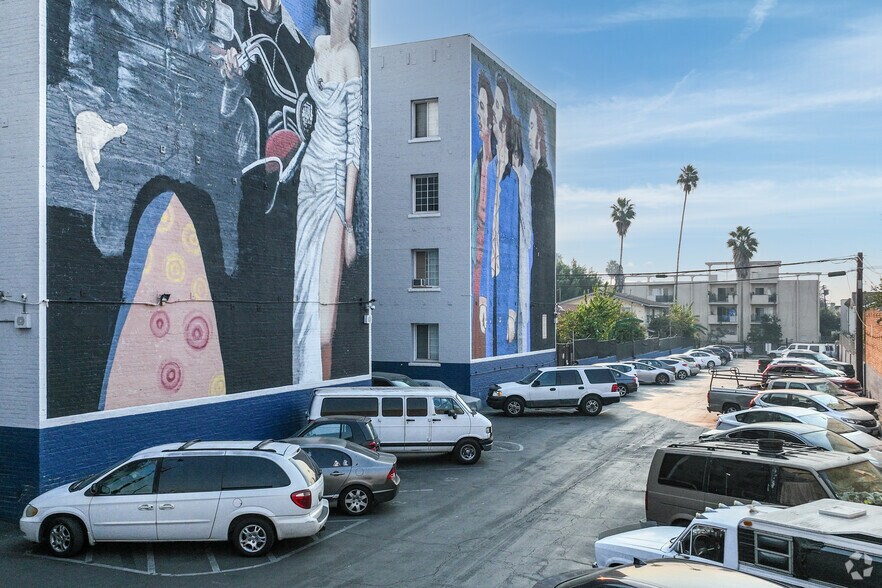 More Photos Of 5640 Santa Monica Blvd, Los Angeles Apartments For Sale