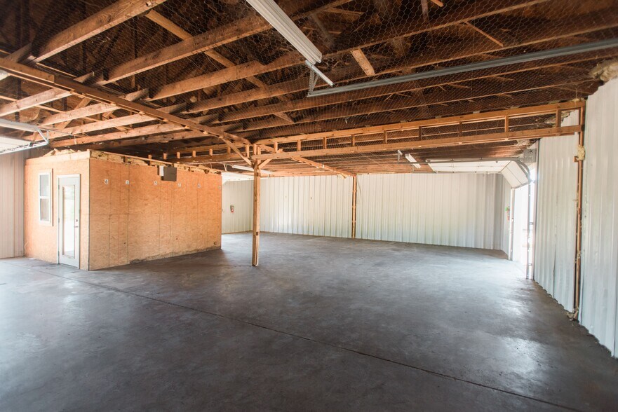 More Photos Of 241 S Park St, Tupelo Unknown For Lease