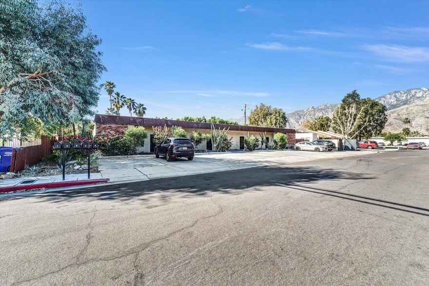 More Photos Of 3737 E Calle De Carlos, Palm Springs Apartments For Sale