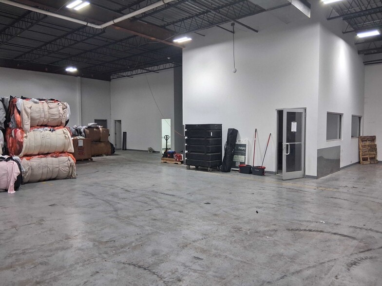 More Photos Of 600 Executive Blvd, Elmsford Manufacturing For Lease