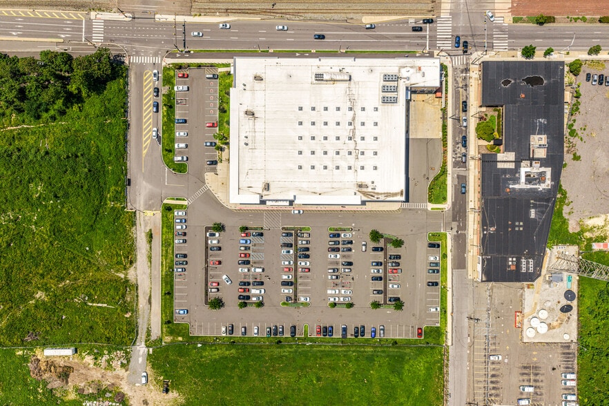 More Photos Of 1401 S Columbus Blvd, Philadelphia Supermarket For Sale