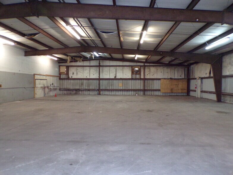More Photos Of 3511 Century Blvd, Lakeland Warehouse For Lease