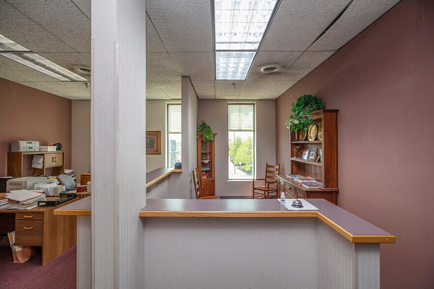 More Photos Of 600 S Main St, Elkhart Office For Lease
