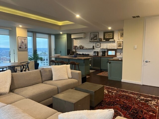 More Photos Of 1 N Charles St, Baltimore Medical For Sale