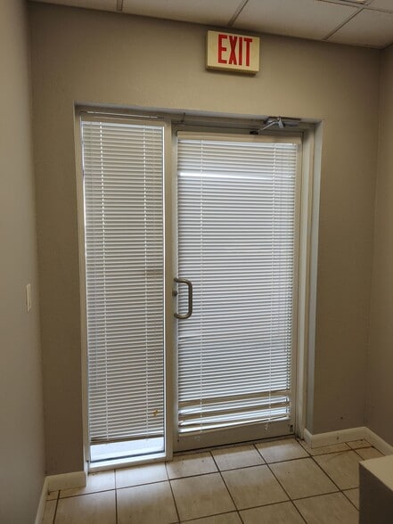 More Photos Of 2721 Vista Pky, West Palm Beach Light Manufacturing For Lease