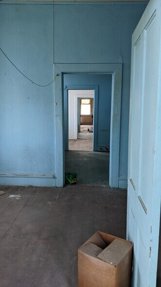 More Photos Of 438 Main St, Liberty Office For Lease