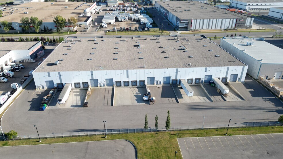 More Photos Of 5423 61 Av SE, Calgary Warehouse For Sale