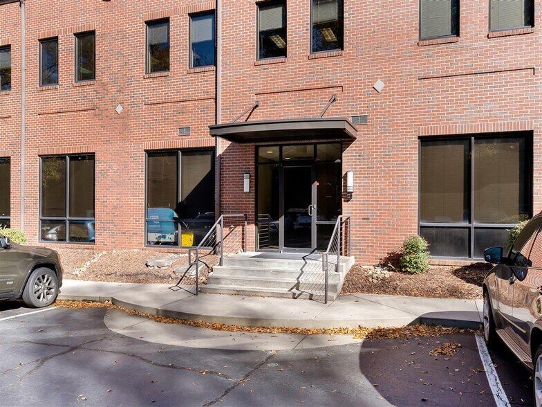 More Photos Of 330 Pelham Rd, Greenville Medical For Lease