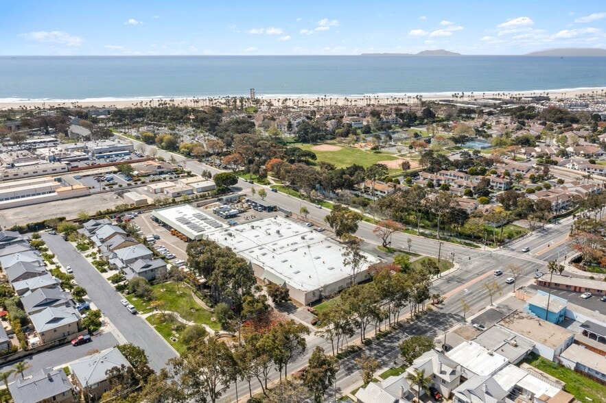 More Photos Of 700 E Port Hueneme Rd, Oxnard Warehouse For Sale