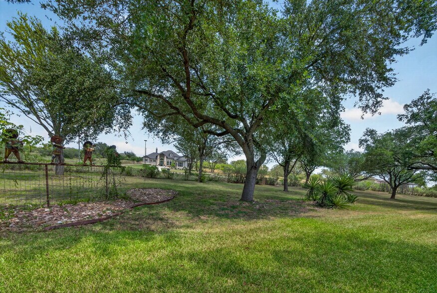 More Photos Of 2234 Highway 90 w, Castroville Flex For Sale