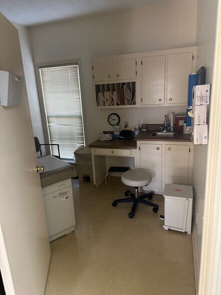 More Photos Of 1205 Hutto St, Orangeburg Office For Sale