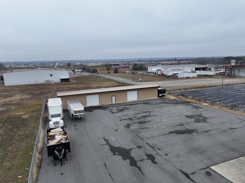 More Photos Of 980 Runway Dr, Conway Warehouse For Sale