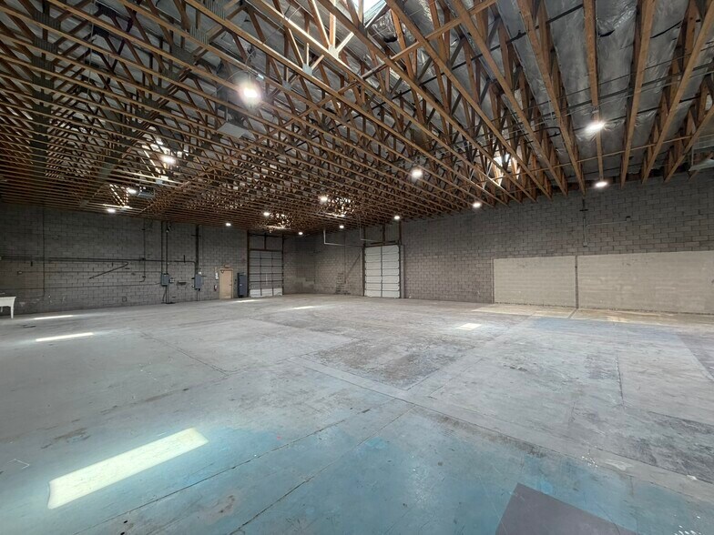 More Photos Of 6532 W Flint St, Chandler Warehouse For Lease