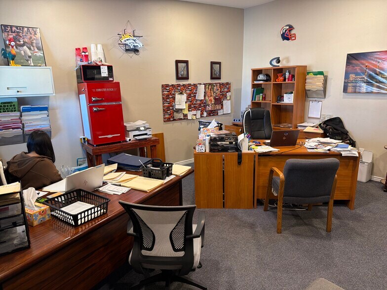 More Photos Of 3122-3144 E Columbia St, Tucson Research And Development For Sale