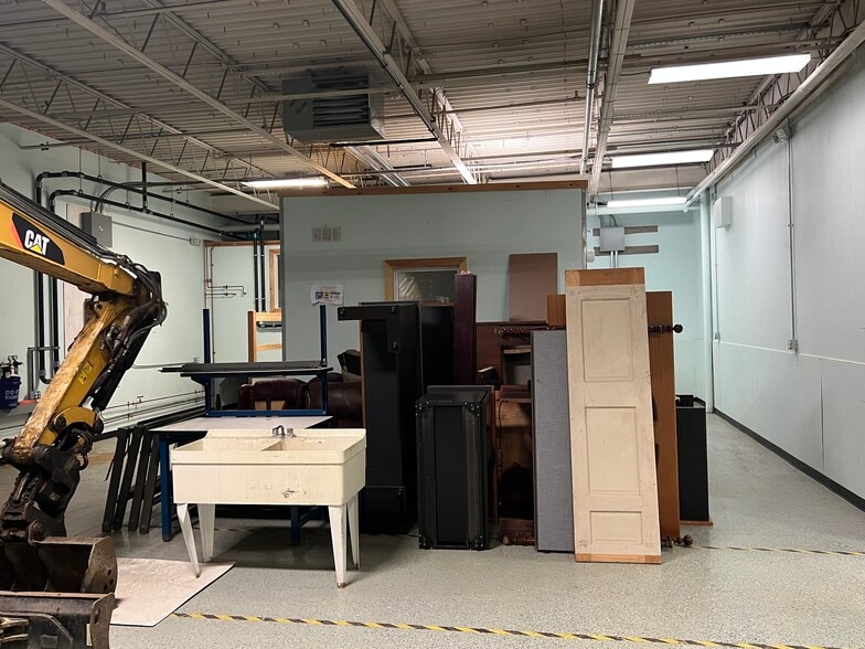 More Photos Of 1 Washington St, Melrose Warehouse For Lease