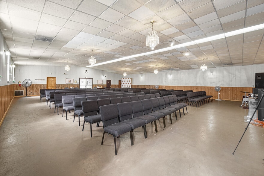 More Photos Of 4727 S Wabash Ave, Chicago Religious Facility For Sale