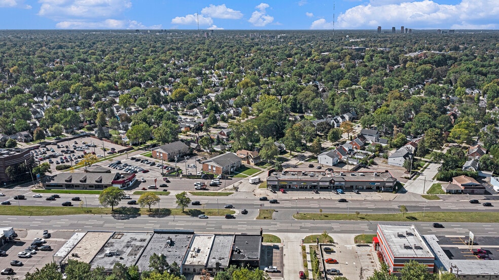 More Photos Of 28142 Woodward Ave, Royal Oak Storefront For Lease