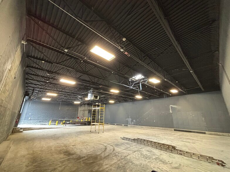 More Photos Of 162 O'Connell St, Providence Warehouse For Lease