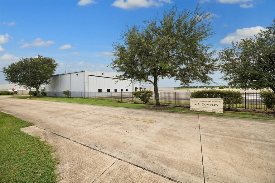 More Photos Of 12890C S Highway 6, Sugar Land Specialty For Sale