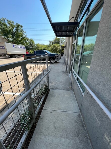 More Photos Of 7015 Twin Hills Ave, Dallas Flex For Lease