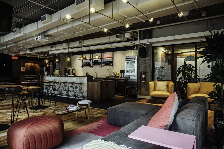 More Photos Of 1275 Av Des Canadiens-De-Montréal, Montréal Coworking Space