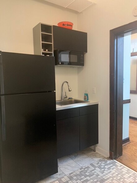 More Photos Of 1467 N Elston Ave, Chicago Loft Creative Space For Lease