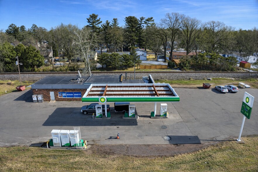 More Photos Of 209 Main Ave N, Braham Service Station For Sale