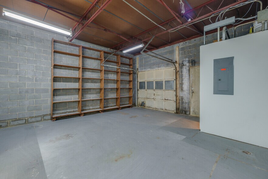 More Photos Of 623-627 Pine St, Abilene Storefront For Sale