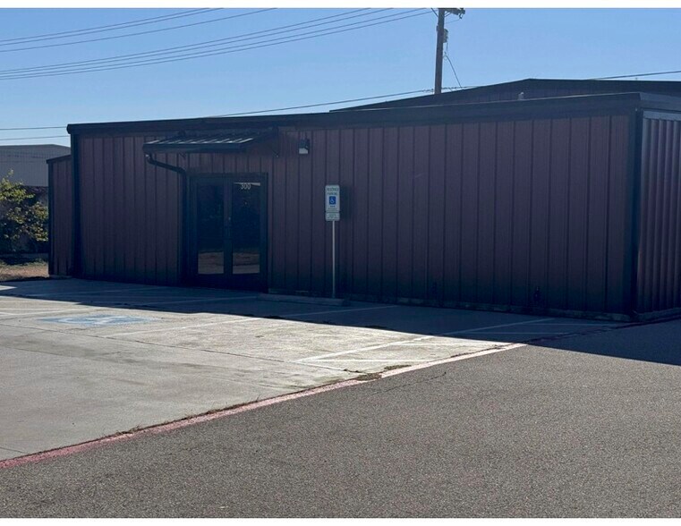 More Photos Of 12780 W State Highway 29, Liberty Hill Unknown For Lease