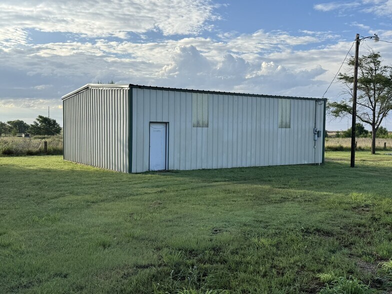 More Photos Of 1020 E Marshall Howard Blvd, Littlefield Warehouse For Sale