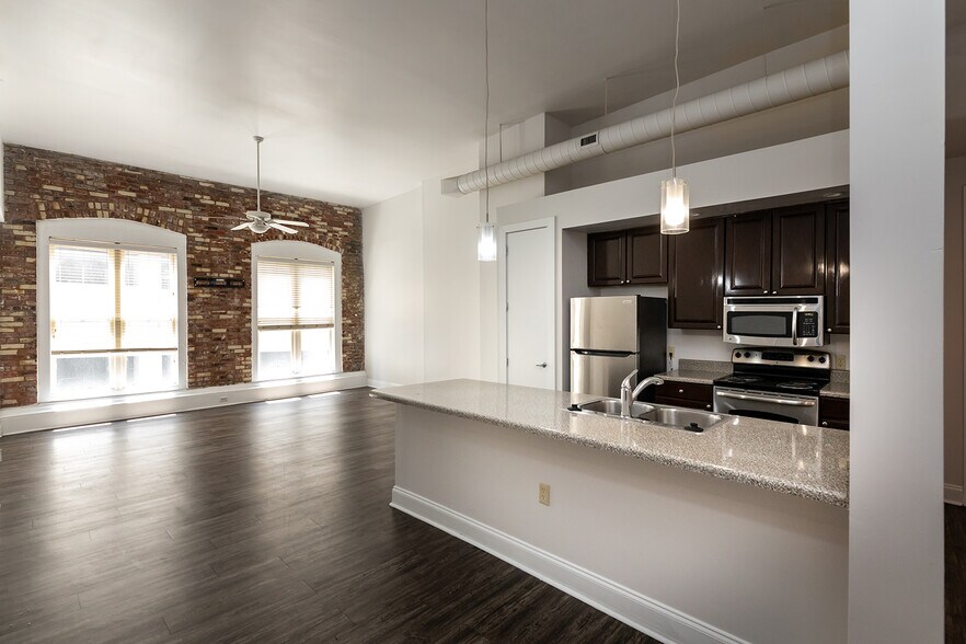 More Photos Of 60 S Main St, Memphis Apartments For Sale