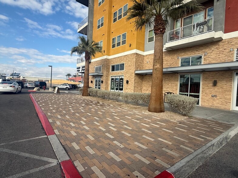 More Photos Of 3616 Spring Mountain Rd, Las Vegas Freestanding For Lease