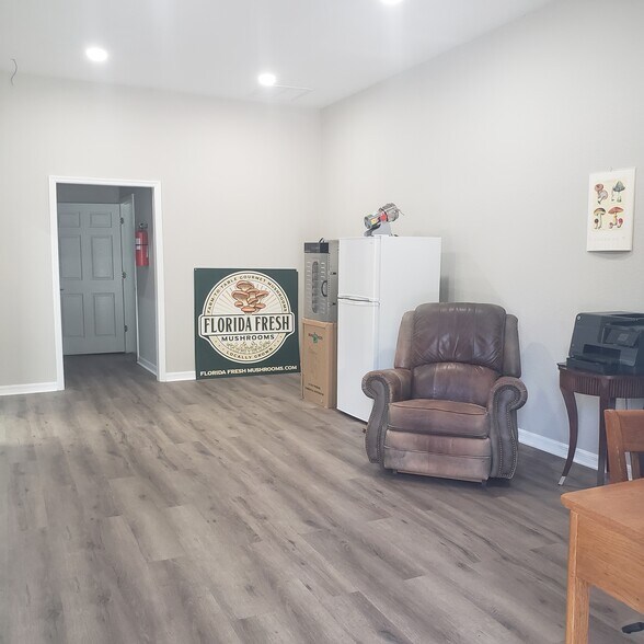 More Photos Of 3002 N Wilder Rd, Plant City Convenience Store For Sale