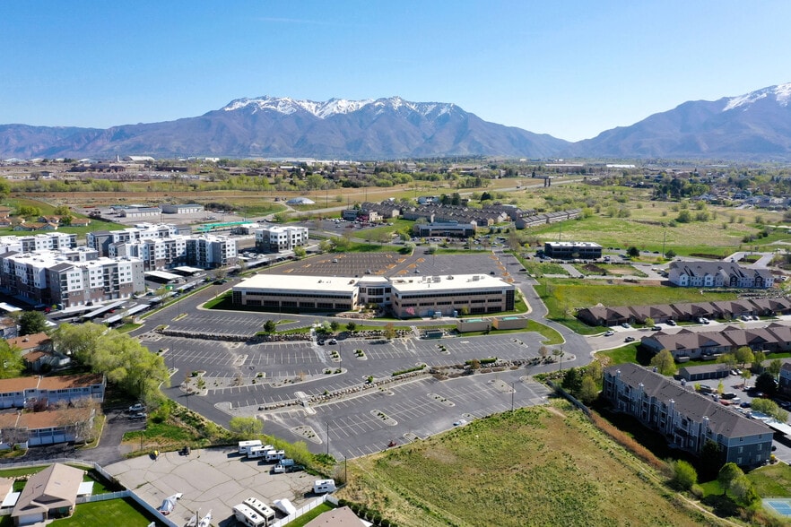 Primary Photo Of 888 University Park Blvd, Clearfield Office For Lease