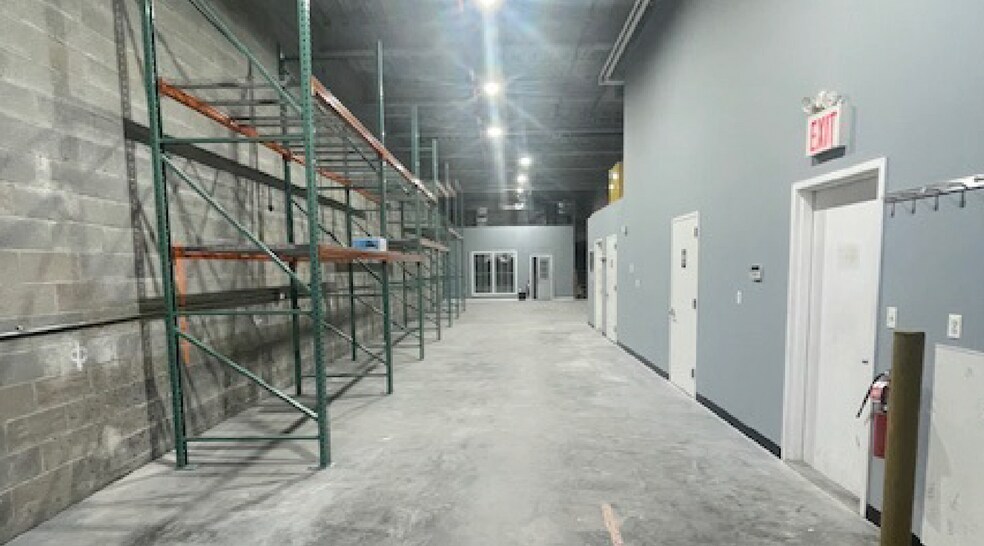 More Photos Of 18-23 41st St, Astoria Flex For Lease