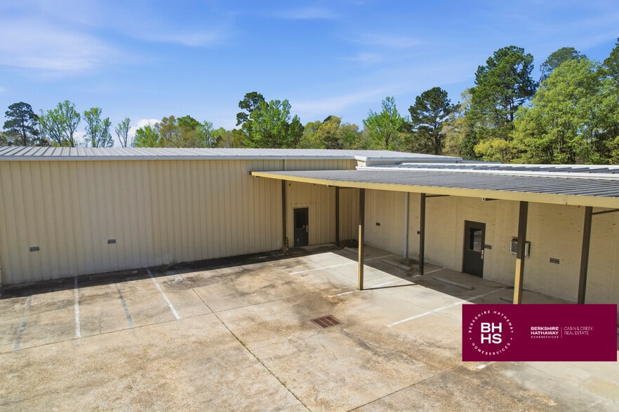 More Photos Of 3012 US-98, Mccomb Flex For Sale